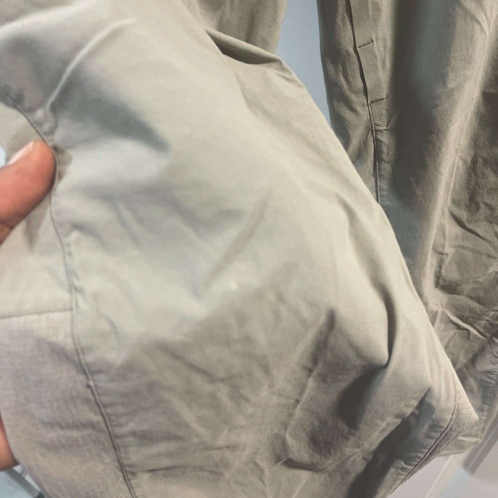 Lululemon Men's Tan Pants Size 34 Very Good Condition Have One Small Spot - Picture 2 of 6